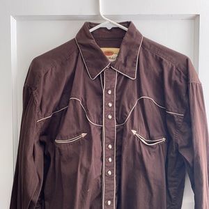Great condition men’s western long sleeve shirt.